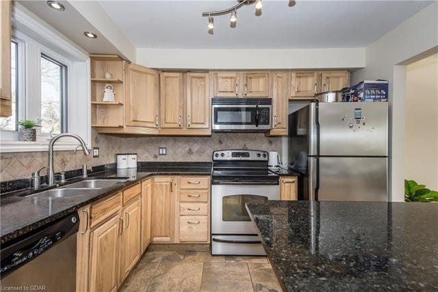 94 - 302 College Avenue W, House attached with 3 bedrooms, 1 bathrooms and 2 parking in Guelph ON | Image 15