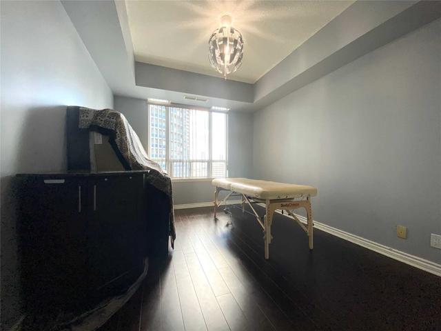 1806 - 90 Absolute Ave, Condo with 2 bedrooms, 2 bathrooms and 1 parking in Mississauga ON | Image 10