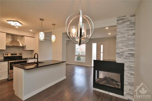 20 Jenny Private, Townhouse with 3 bedrooms, 3 bathrooms and 2 parking in Ottawa ON | Image 9
