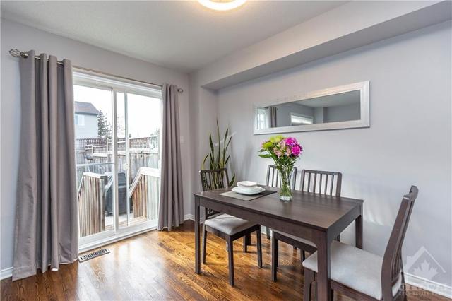 431 Dusk Private, Townhouse with 3 bedrooms, 2 bathrooms and 3 parking in Ottawa ON | Image 10