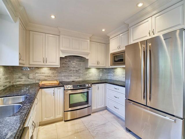 1101 Petunia Pl, House detached with 4 bedrooms, 4 bathrooms and 6 parking in Pickering ON | Image 3