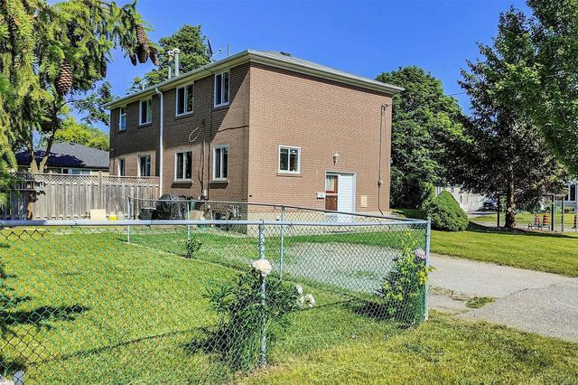 295 Taylor Mills Dr S, House semidetached with 3 bedrooms, 1 bathrooms and 4 parking in Richmond Hill ON | Image 7