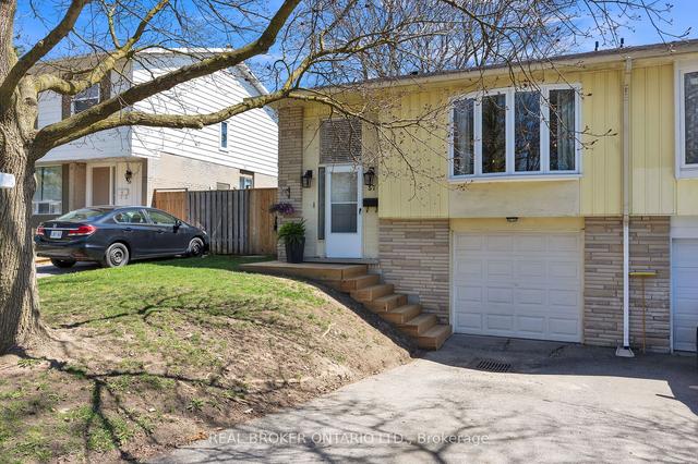 57 Chartwell Cres, House detached with 3 bedrooms, 2 bathrooms and 2 parking in Guelph ON | Image 1