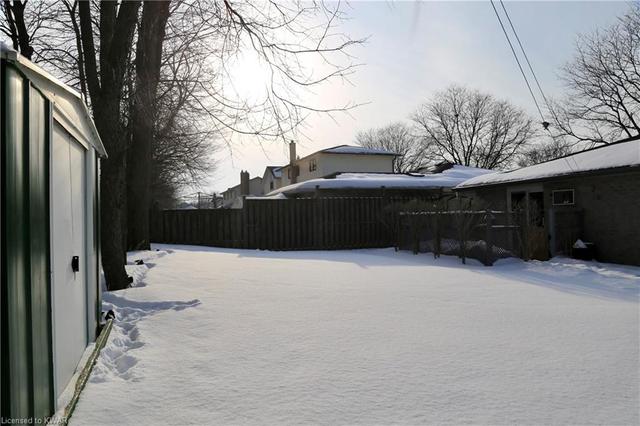 18 Suzanna Drive, House detached with 2 bedrooms, 1 bathrooms and 3 parking in Guelph ON | Image 20