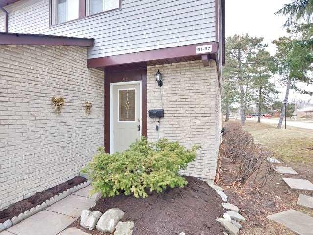 91 - 45 Hansen Rd N, Townhouse with 2 bedrooms, 2 bathrooms and 1 parking in Brampton ON | Image 2