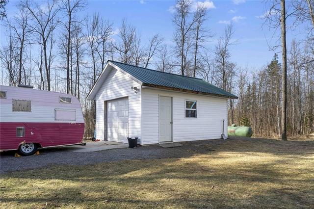 14300 Highway 60 Highway, House detached with 2 bedrooms, 1 bathrooms and 3 parking in Killaloe, Hagarty and Richards ON | Image 3