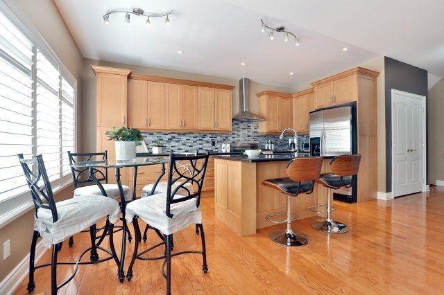 2204 Providence Rd, House detached with 4 bedrooms, 4 bathrooms and 2 parking in Oakville ON | Image 5