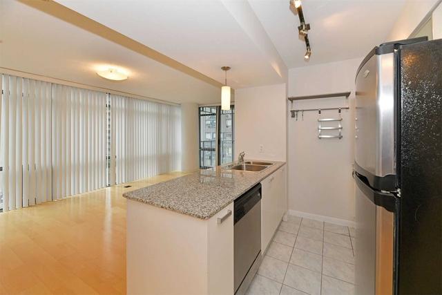 708 - 37 Grosvenor St, Condo with 1 bedrooms, 1 bathrooms and 0 parking in Toronto ON | Image 3