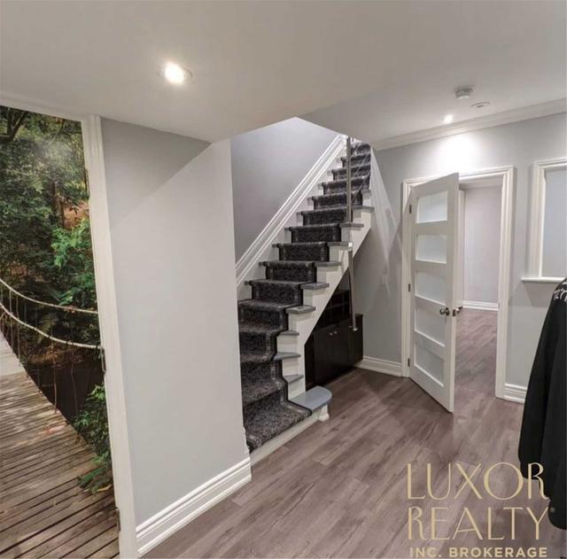960a The Queensway Ave, House attached with 1 bedrooms, 1 bathrooms and 1 parking in Toronto ON | Image 3