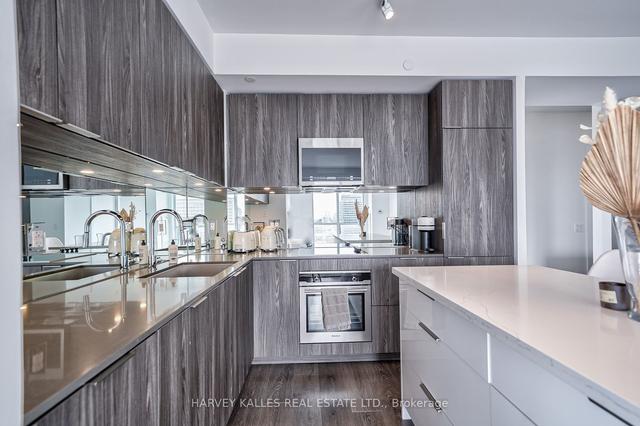 1604 - 609 Avenue Rd, Condo with 2 bedrooms, 2 bathrooms and 1 parking in Toronto ON | Image 33