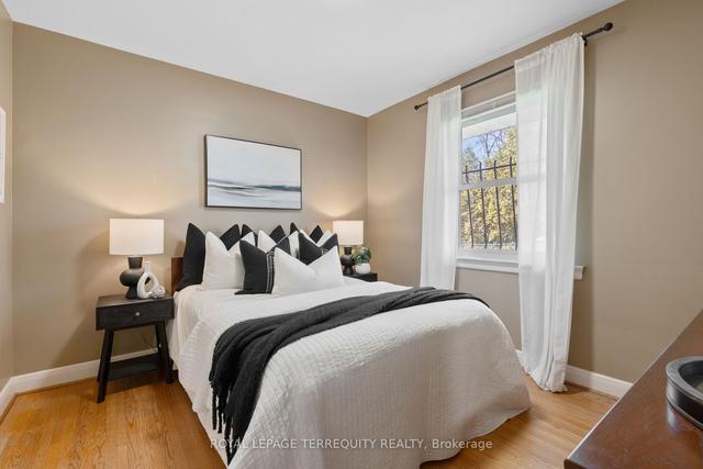 132 Sunny Slope Ave, House detached with 3 bedrooms, 1 bathrooms and 4 parking in Toronto ON | Image 7