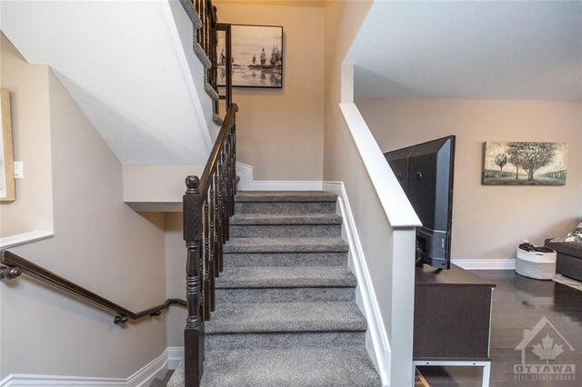 2381 Marble Crescent, Townhouse with 3 bedrooms, 2 bathrooms and 2 parking in Clarence Rockland ON | Image 17