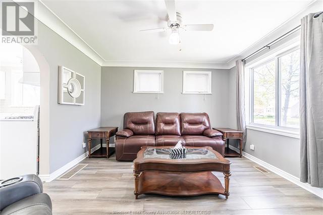 1564 Westminster, House detached with 2 bedrooms, 1 bathrooms and null parking in Windsor ON | Image 6