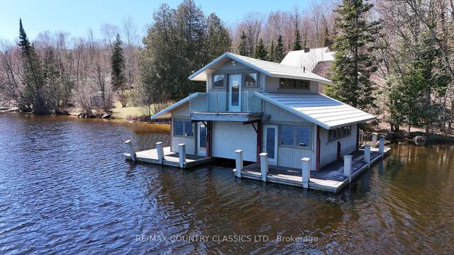 2021 North Baptiste Lake Rd, House detached with 1 bedrooms, 2 bathrooms and 8 parking in Hastings Highlands ON | Image 3