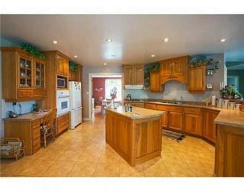 8724 Lincoln Crt, House detached with 3 bedrooms, 3 bathrooms and 4 parking in Perth ON | Image 5