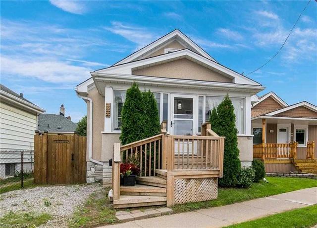 144 Carlton St, House detached with 2 bedrooms, 1 bathrooms and 2 parking in St. Catharines ON | Image 24