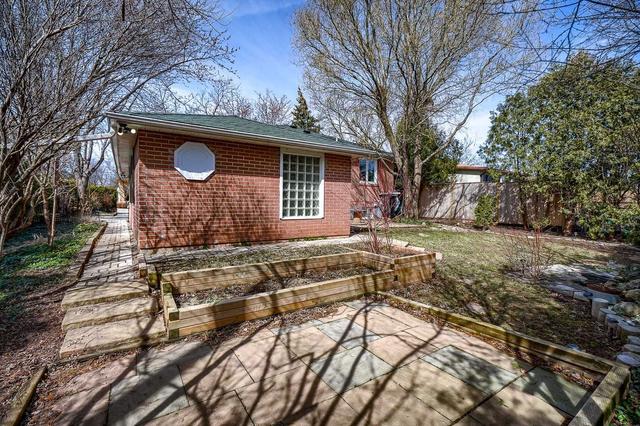 2090 Bridge Rd, House detached with 3 bedrooms, 3 bathrooms and 4 parking in Oakville ON | Image 30