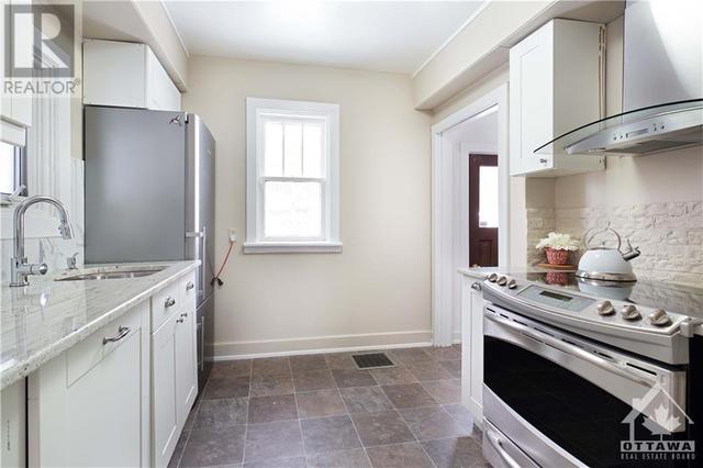 431 Ravenhill Avenue, House detached with 3 bedrooms, 1 bathrooms and 4 parking in Ottawa ON | Image 13