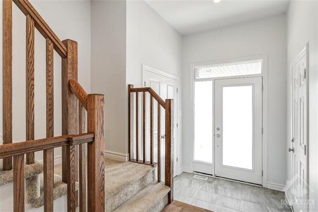 149 Crevasse Road, Townhouse with 3 bedrooms, 3 bathrooms and 3 parking in Ottawa ON | Image 2