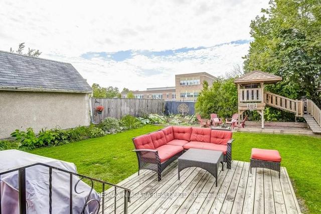 16 Lisgar St, House detached with 5 bedrooms, 2 bathrooms and 2 parking in St. Catharines ON | Image 20