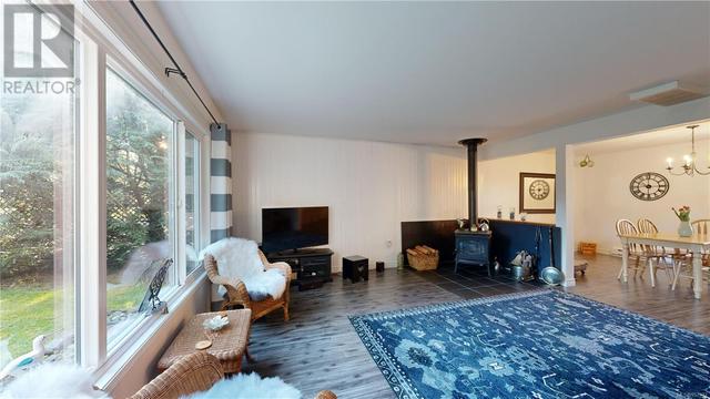 1223 The Strand, House detached with 4 bedrooms, 3 bathrooms and 3 parking in Nanaimo B BC | Image 9