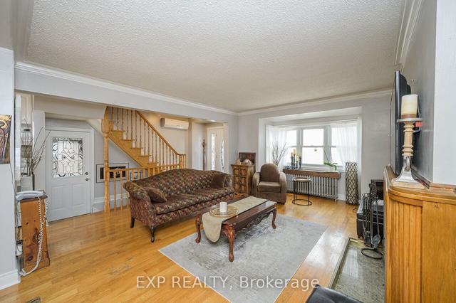 497 Donlands Ave, House detached with 3 bedrooms, 2 bathrooms and 3 parking in Toronto ON | Image 39