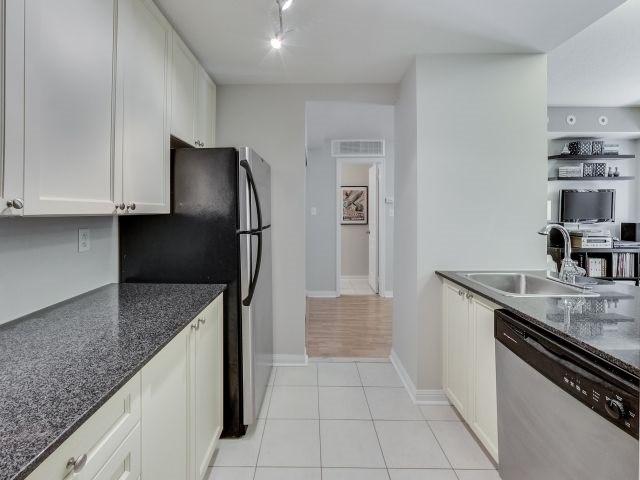 th30 - 78 Carr St, Townhouse with 2 bedrooms, 2 bathrooms and 1 parking in Toronto ON | Image 10