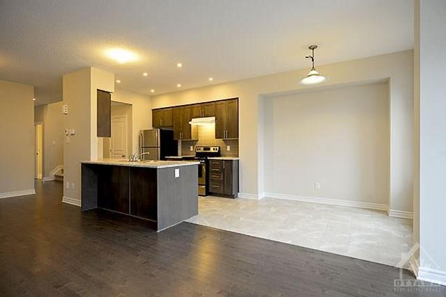 619 Guernsey Place, Townhouse with 3 bedrooms, 3 bathrooms and 2 parking in Ottawa ON | Image 5