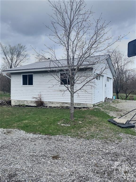 109 County Road 1 Road, House detached with 3 bedrooms, 1 bathrooms and 20 parking in Elizabethtown Kitley ON | Image 6