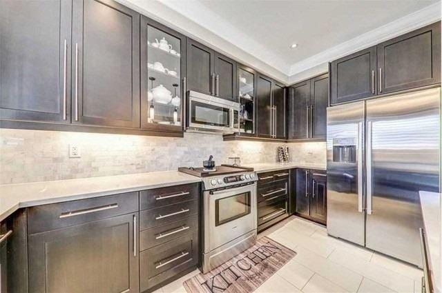 1310 Harlstone Cres, House detached with 4 bedrooms, 5 bathrooms and 4 parking in Oshawa ON | Image 2