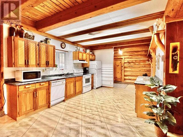 1940 Cranberry Place, House detached with 5 bedrooms, 6 bathrooms and null parking in Valemount BC | Image 12