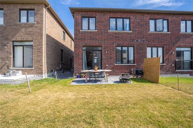 122 Christine Elliott Ave, House semidetached with 4 bedrooms, 3 bathrooms and 3 parking in Whitby ON | Image 28