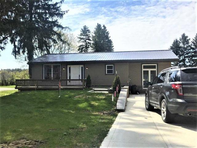 863 Douglas St, House detached with 3 bedrooms, 1 bathrooms and 5 parking in West Grey ON | Image 1