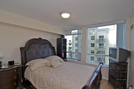 705 - 8 Rean Dr, Condo with 2 bedrooms, 2 bathrooms and 1 parking in Toronto ON | Image 2