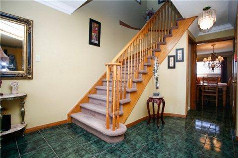 124 Malta Ave, House detached with 3 bedrooms, 4 bathrooms and 2 parking in Brampton ON | Image 3