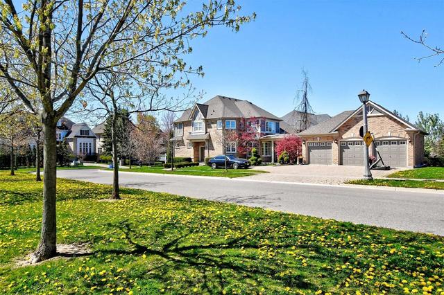 32 Royal Troon Cres, House detached with 4 bedrooms, 4 bathrooms and 7 parking in Markham ON | Image 35