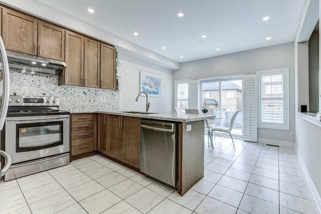 36 Lauderdale Dr, House detached with 4 bedrooms, 3 bathrooms and 4 parking in Vaughan ON | Image 8