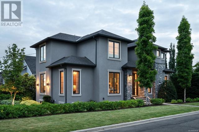 2685 Burdick Ave, House detached with 6 bedrooms, 6 bathrooms and 1 parking in Oak Bay BC | Image 2