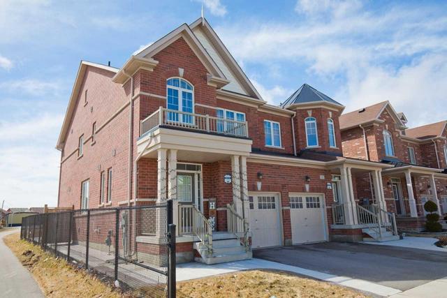 250 Robert Parkinson Dr, House semidetached with 4 bedrooms, 3 bathrooms and 3 parking in Brampton ON | Image 2