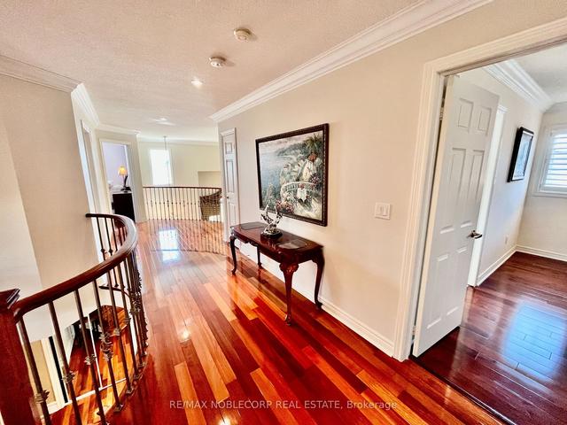 2139 Helmsley Ave, House detached with 4 bedrooms, 4 bathrooms and 4 parking in Oakville ON | Image 15