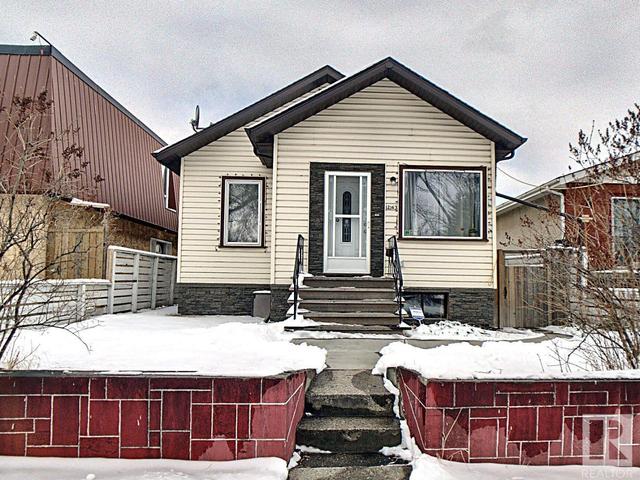12143 83 St Nw, House detached with 3 bedrooms, 2 bathrooms and 3 parking in Edmonton AB | Card Image
