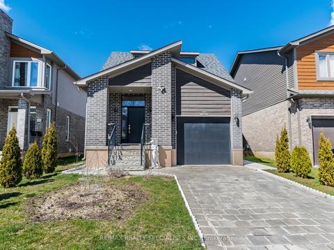 1646 Valhalla St, House detached with 2 bedrooms, 2 bathrooms and 2 parking in London ON | Card Image