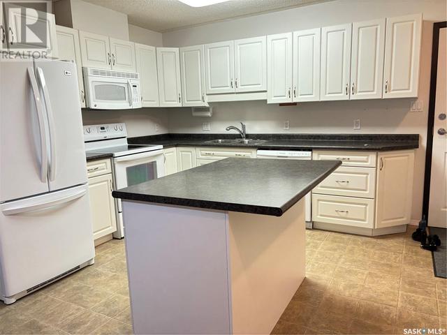 206 - 215 1st Street E, Condo with 2 bedrooms, 2 bathrooms and null parking in Nipawin SK | Image 6
