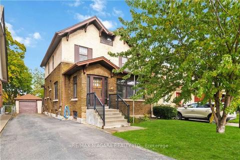 5019 Armoury St, House detached with 4 bedrooms, 2 bathrooms and 6 parking in Niagara Falls ON | Card Image