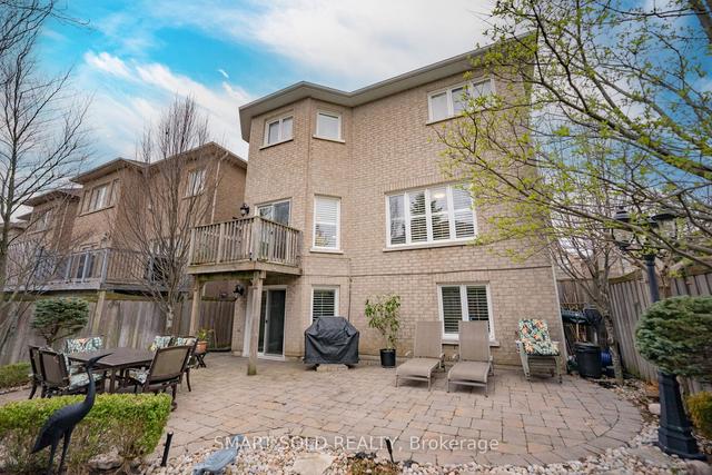 31 Ridgestone Dr, House detached with 4 bedrooms, 5 bathrooms and 4 parking in Richmond Hill ON | Image 32