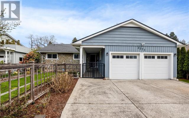 3371 Woodburn Ave, House detached with 5 bedrooms, 3 bathrooms and 4 parking in Oak Bay BC | Image 48