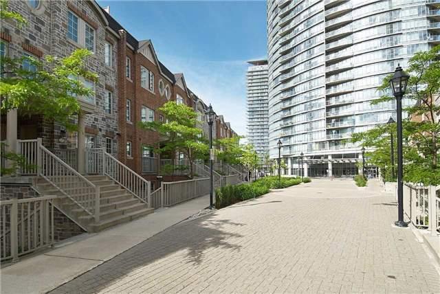 th 92 - 9 Windermere Ave, Townhouse with 2 bedrooms, 2 bathrooms and 1 parking in Toronto ON | Image 2
