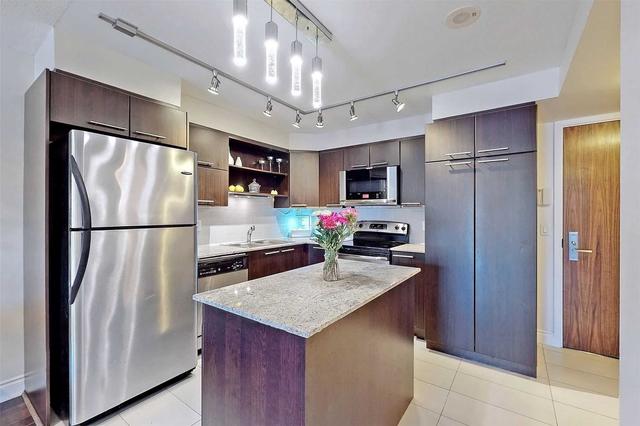 605 - 37 Galleria Pkwy, Condo with 2 bedrooms, 2 bathrooms and 1 parking in Markham ON | Image 2