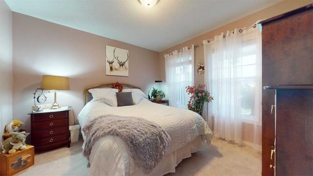 2 Peace Cres, House detached with 2 bedrooms, 3 bathrooms and 4 parking in Peterborough ON | Image 10