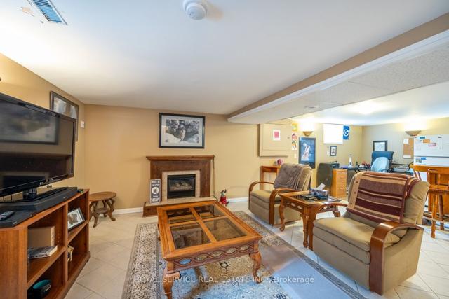 216 Lee St, House detached with 3 bedrooms, 2 bathrooms and 5 parking in Peterborough ON | Image 25